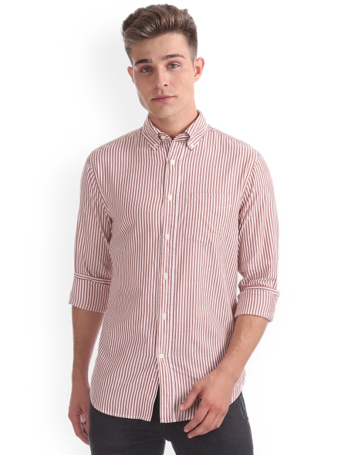 

GANT Men White & Red Regular Fit Striped Casual Shirt