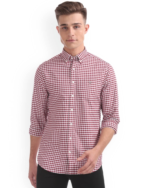 

GANT Men Red & White Regular Fit Checked Casual Shirt