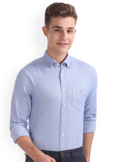 

GANT Men Blue & Blue Regular Fit Solid Casual Shirt