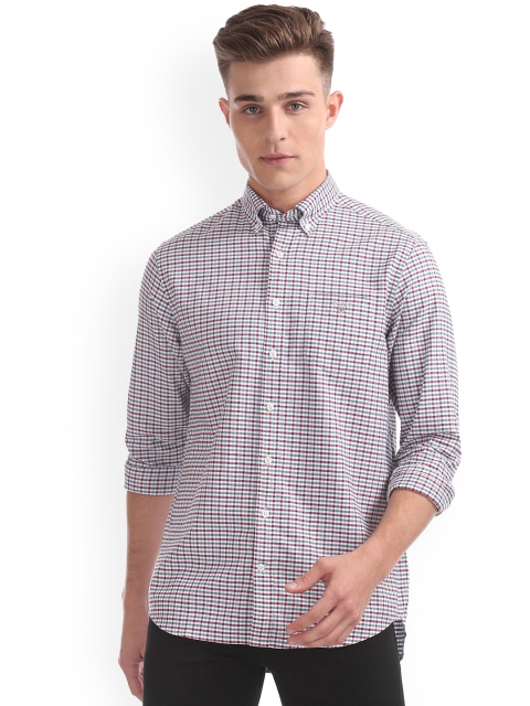 

GANT Men Red & White Regular Fit Checked Casual Shirt
