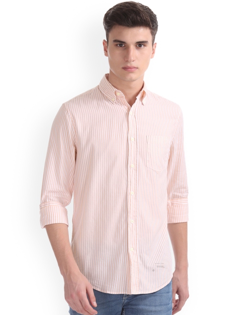 

GANT Men Pink & White Regular Fit Striped Casual Shirt