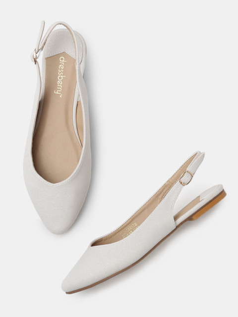 

DressBerry Women White Solid Ballerinas