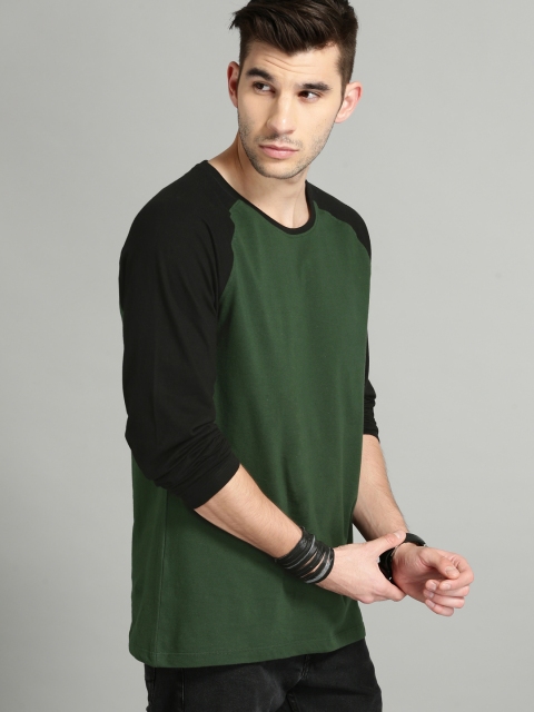 

Roadster Men Green Solid Round Neck T-shirt