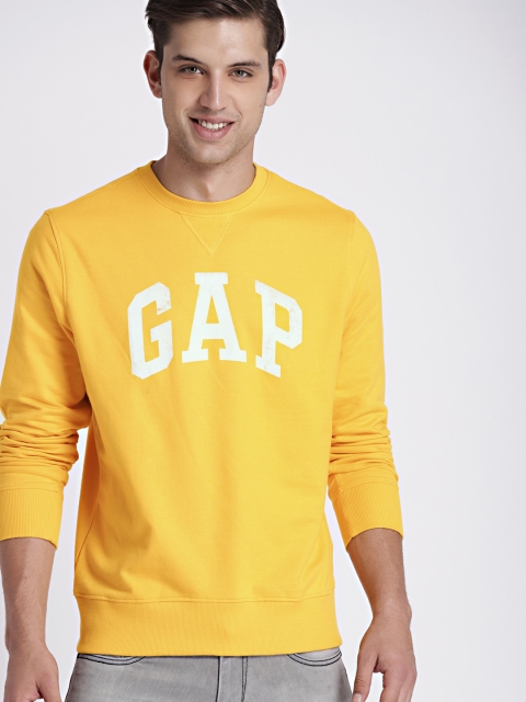 

GAP Men's Yellow Logo Fleece Crewneck Sweatshirt