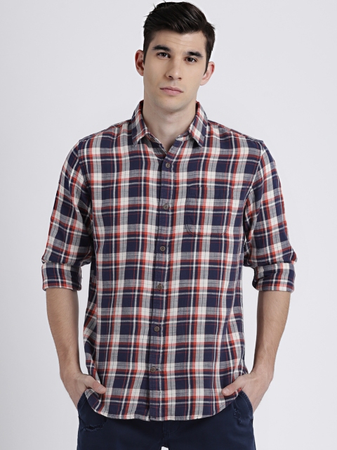 

GAP Men's Navy & Red Standard Fit Shirt in Slub Cotton Twill, Navy blue