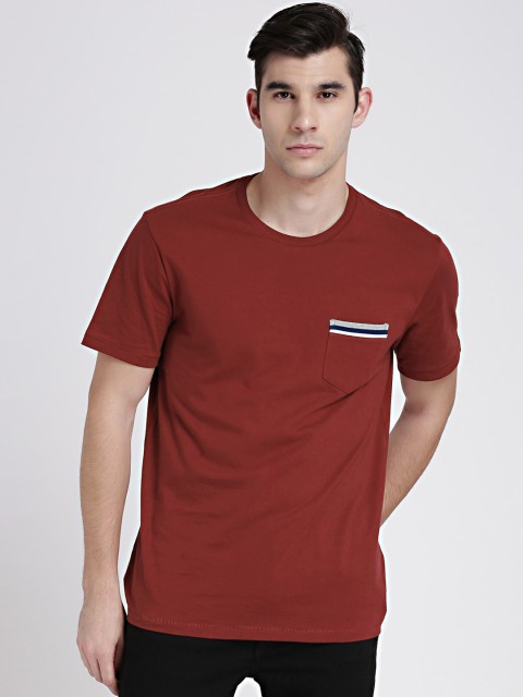 

GAP Men's Maroon Pocket T-Shirt
