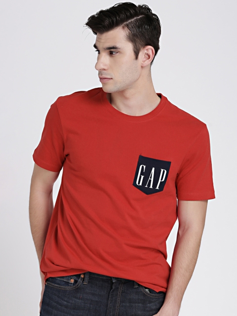 

GAP Men's Red Short Sleeve Logo Pocket T-Shirt
