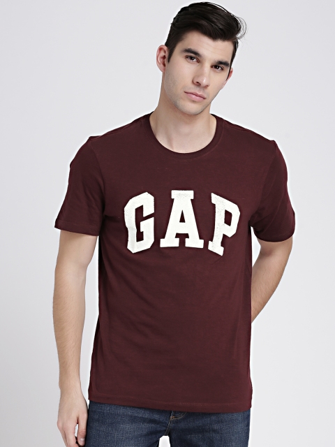 

GAP Men's Maroon Logo Crewneck T-Shirt