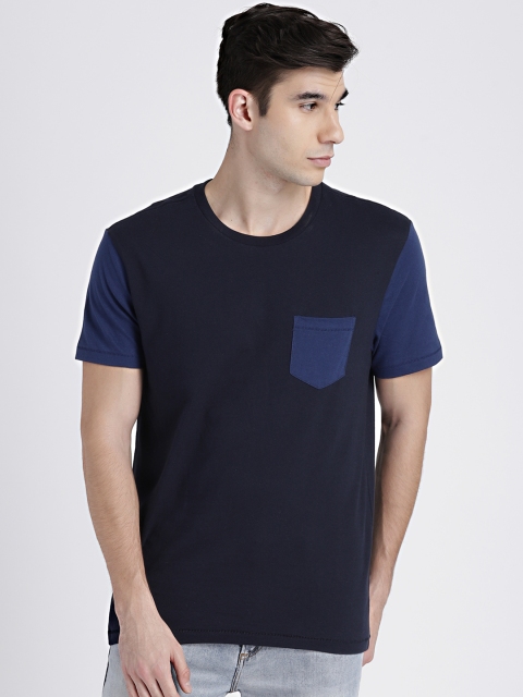 

GAP Men's Navy Blue Pocket T-Shirt