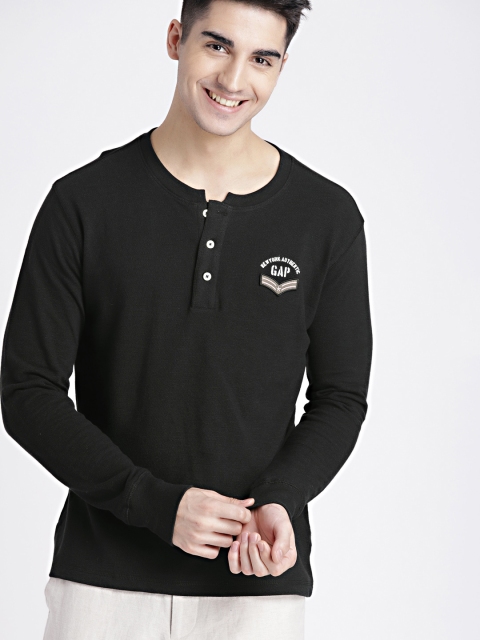 

GAP Men's Black Long Sleeve Ombre Dyed Henley in Slub