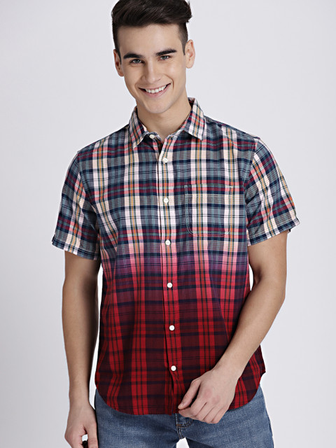 

GAP Men's Red & Blue Short Sleeve Dip-Dye Plaid Shirt