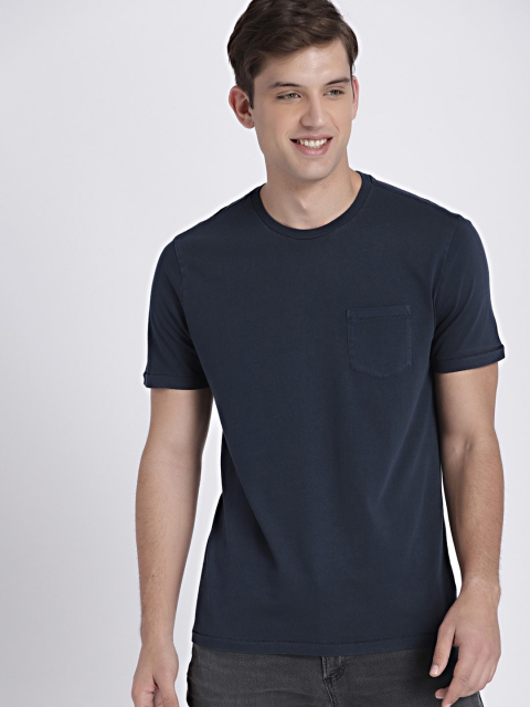 

GAP Men Navy Blue Crew Neck Pocket T-shirt