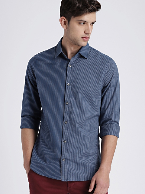 

GAP Men's Blue Plaid Oxford Shirt in Stretch