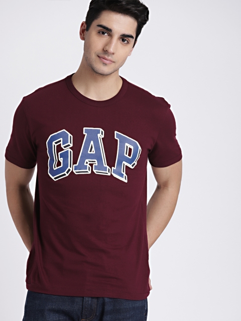 

GAP Men's Maroon Logo Crewneck T-Shirt