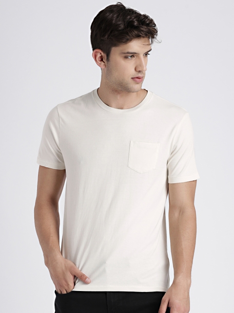 

GAP Men's Off-White Crew Neck Pocket Tee