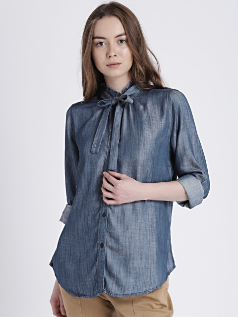 

GAP Women's Blue Ruffle Neck Tie Shirt