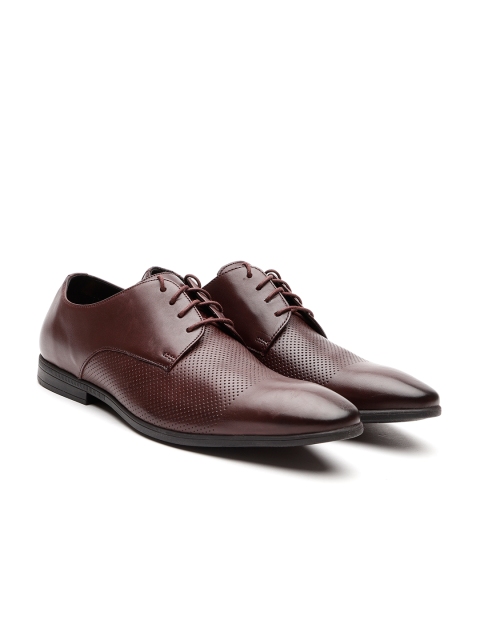 

Clarks Men Burgundy Textured Leather Formal Derbys