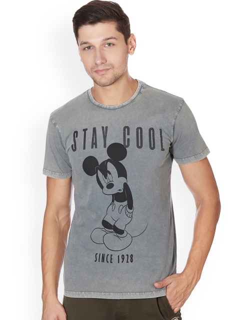 

Free Authority Men Grey Mickey and Friends Printed Round Neck T-Shirt