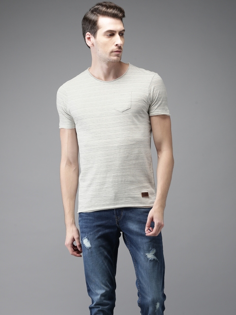 

Flying Machine Men Cream-Coloured & Grey Striped Round Neck T-shirt