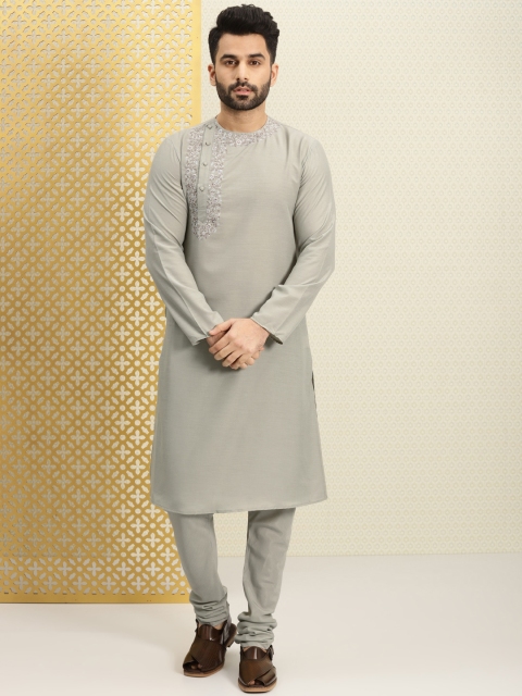 

House of Pataudi Men Mid Grey Embroiderd Angarkha Kurta with Churidar