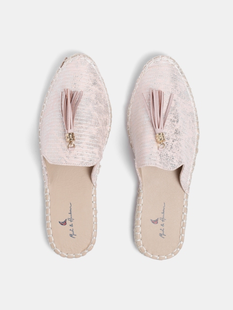 

Mast & Harbour Women Pink & Silver-Toned Printed Mules
