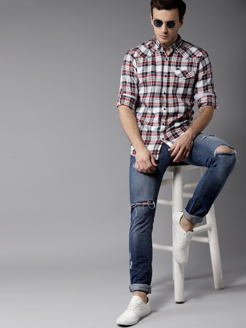 

DENNISON Men White & Red Slim Fit Checked Casual Shirt