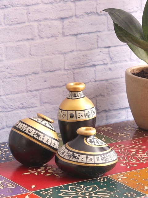 

VarEesha Set Of 3 Gold-Toned & Black Miniature Terracotta Pots Set