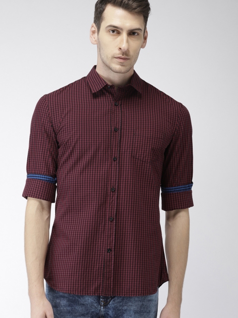

Celio Men Maroon & Black Slim Fit Checked Casual Shirt