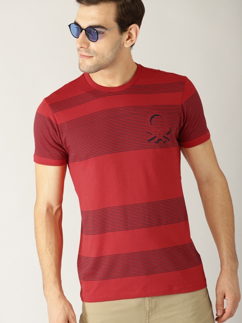 

United Colors of Benetton Men Red Striped Round Neck T-shirt