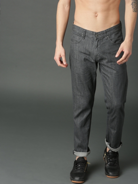 

Roadster Men Grey Slim Fit Mid-Rise Clean Look Jeans