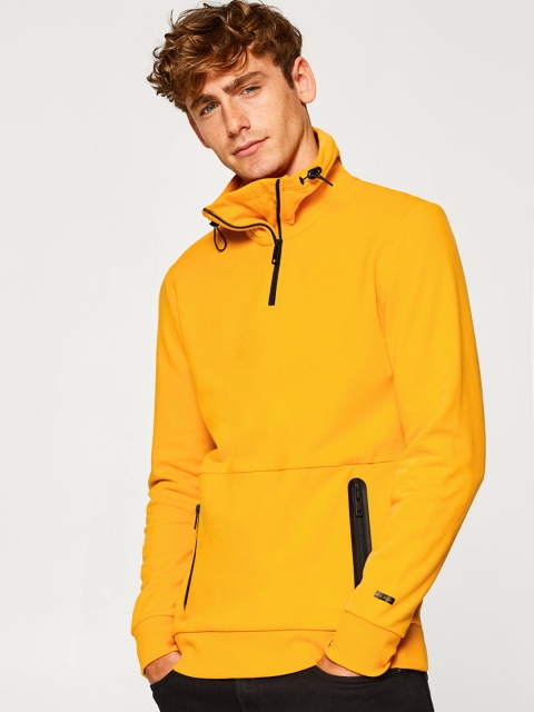 

ESPRIT Men Yellow Solid Sweatshirt