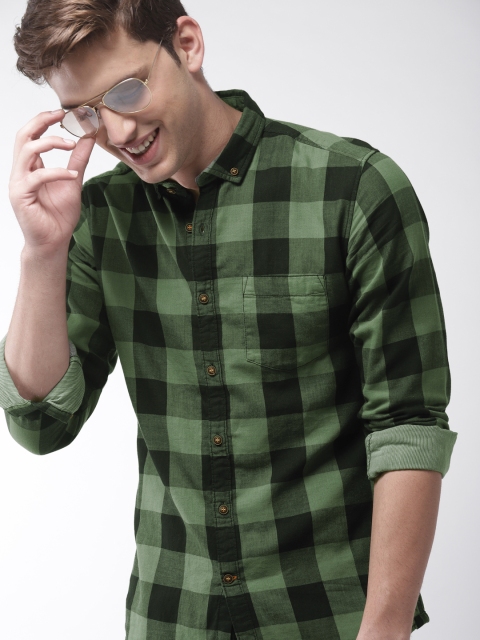 

Mast & Harbour Men Olive Green & Black Regular Fit Checked Casual Shirt