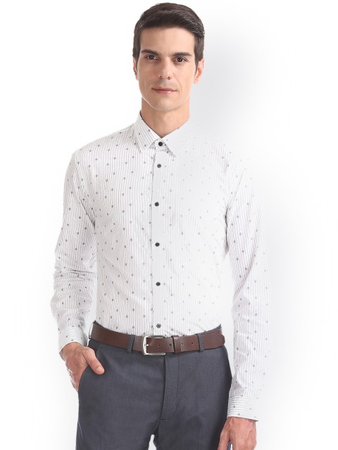 

Arrow Men White & Black Slim Fit Striped Semiformal Shirt