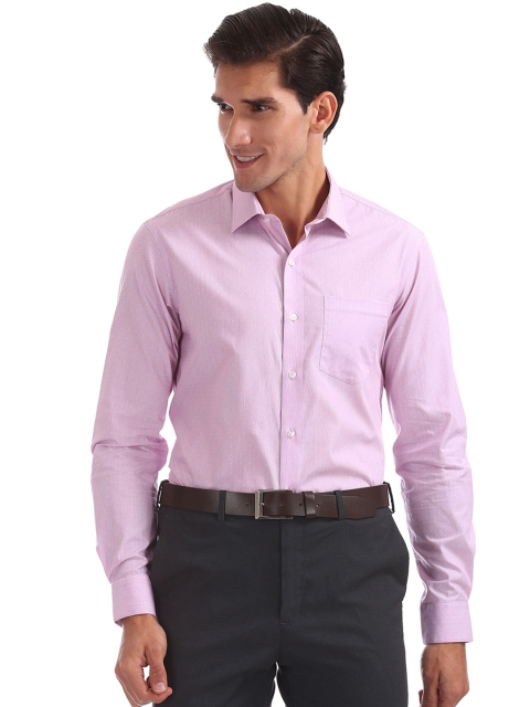

Arrow Men Pink Slim Fit Solid Casual Shirt