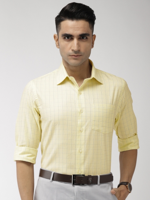 

Arrow Men Yellow & Navy Blue Slim Fit Checked Casual Shirt