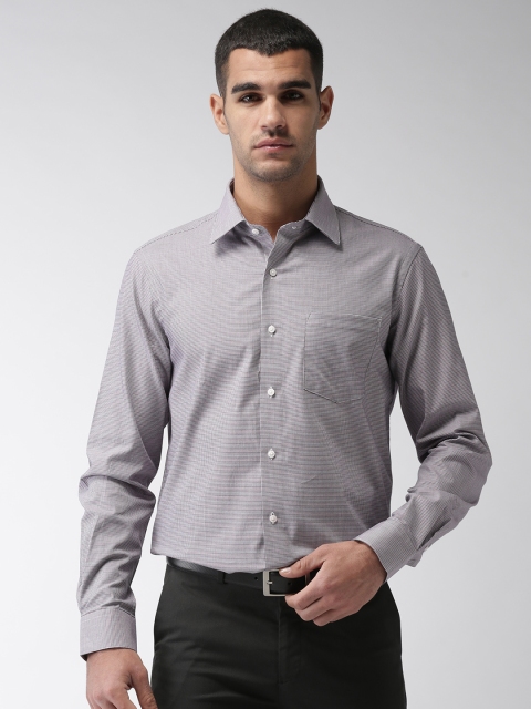 

Arrow Men Off-White & Navy Blue Slim Fit Checked Formal Shirt
