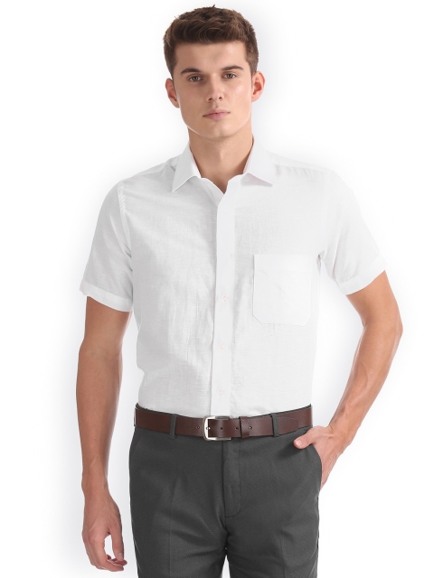 

Arrow Men White Regular Fit Solid Casual Sustainable Shirt
