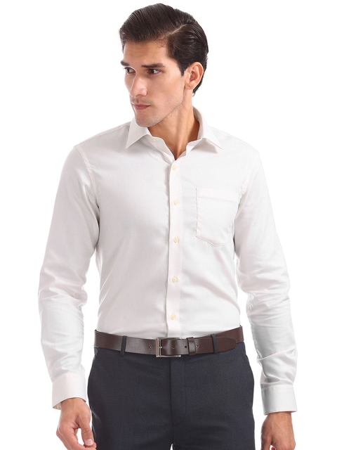 

Arrow Men Yellow Slim Fit Solid Casual Shirt