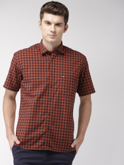 

Arrow Sport Men Rust & Navy Blue Regular Fit Checked Casual Shirt