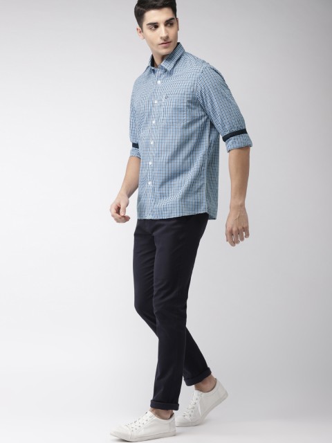 

Arrow Men White & Blue Slim Fit Checked Casual Shirt