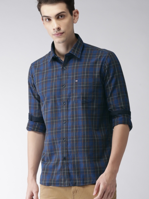 

Arrow Men Blue Slim Fit Checked Casual Shirt