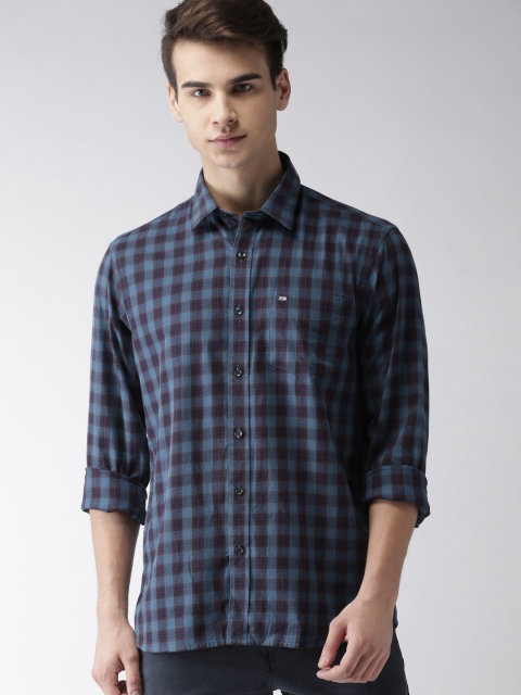 

Arrow Men Blue & Red Slim Fit Checked Casual Shirt