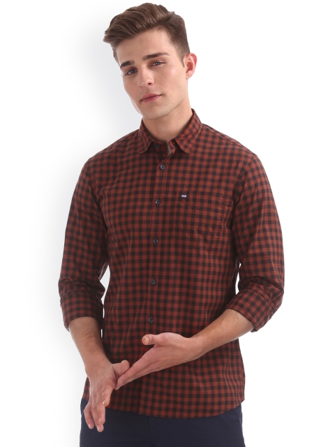 

Arrow Sport Men Brown & Black Slim Fit Checked Casual Shirt