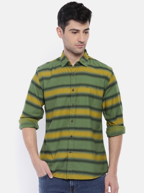 

Wrangler Men Green & Yellow Regular Fit Striped Casual Shirt