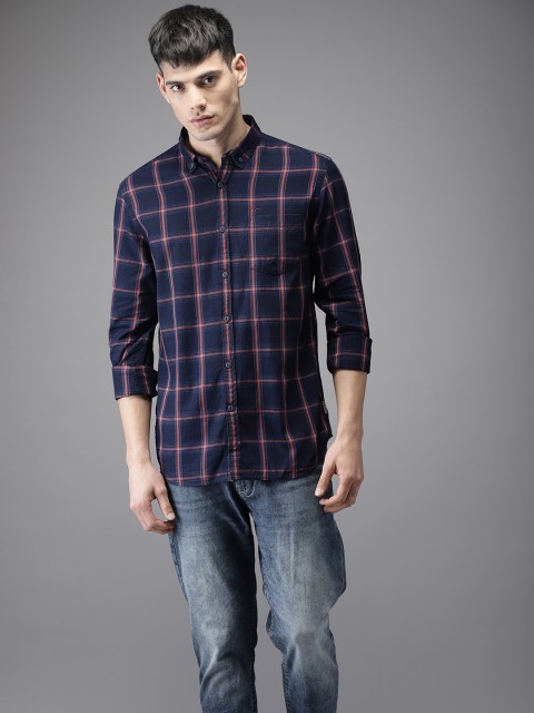 

Flying Machine Men Navy Blue & Red Regular Fit Checked Casual Shirt