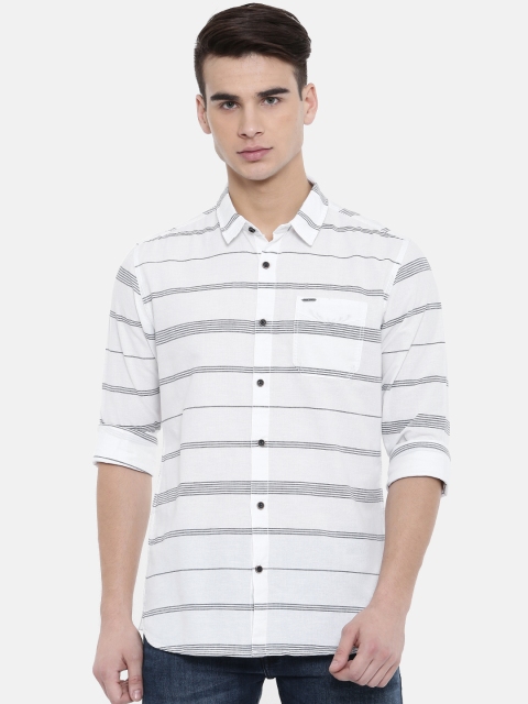 

Pepe Jeans Men White & Navy Blue Slim Fit Striped Casual Shirt