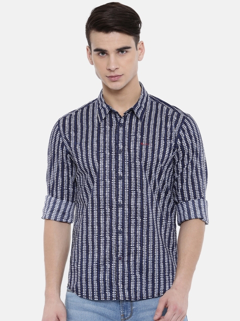 

Pepe Jeans Men Blue & White Printed Casual Shirt
