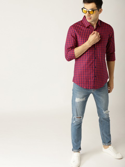

United Colors of Benetton Men Red & Navy Blue Regular Fit Checked Casual Shirt
