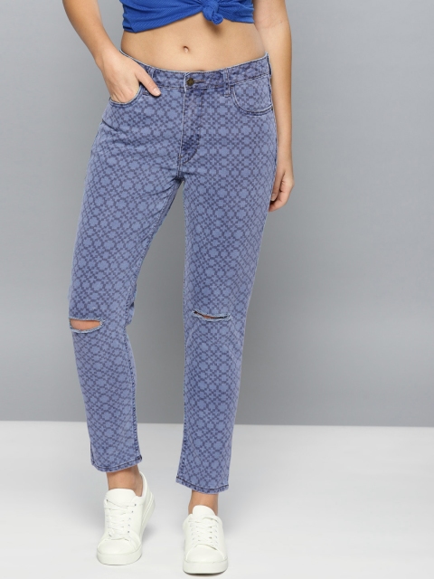 

Kook N Keech Women Blue Boyfriend Fit Mid-Rise Slash Knee Stretchable Cropped Jeans