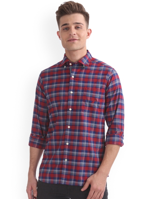 

Nautica Men Red & Blue Regular Fit Checked Casual Shirt